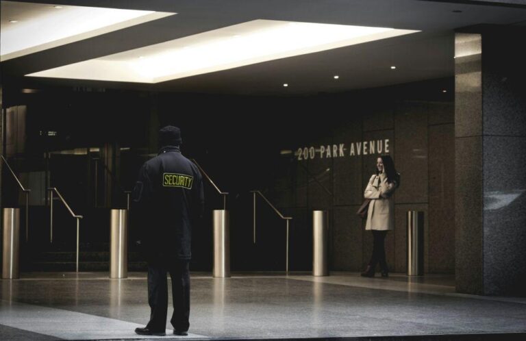How to Hire a Security Guard: What to Look for in a Security Agency